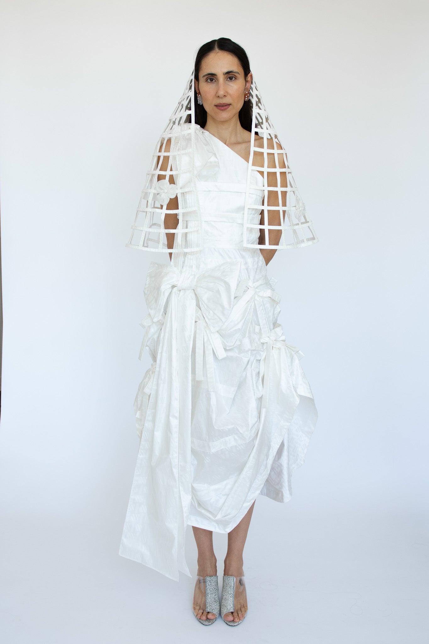 SUPER YAYA, Veil Solemar, Off White