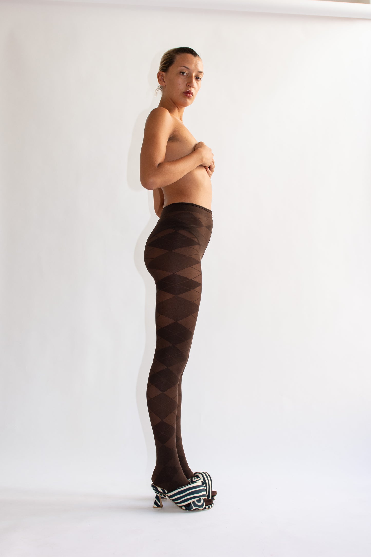 SWEDISH STOCKINGS, Rebecka Argyle Tights, Dark Brown