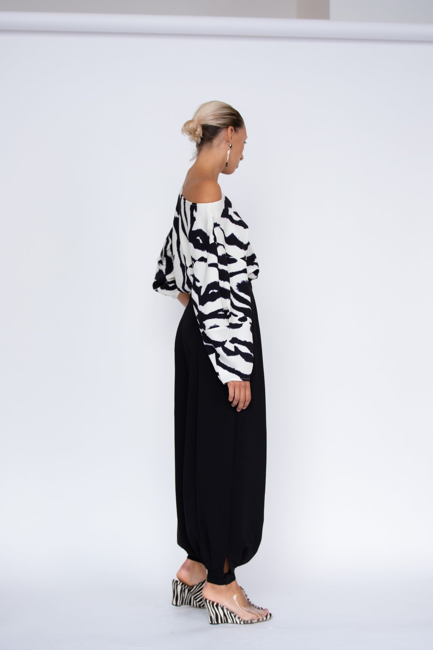 MR. LARKIN, Athena Balloon Pants, Black