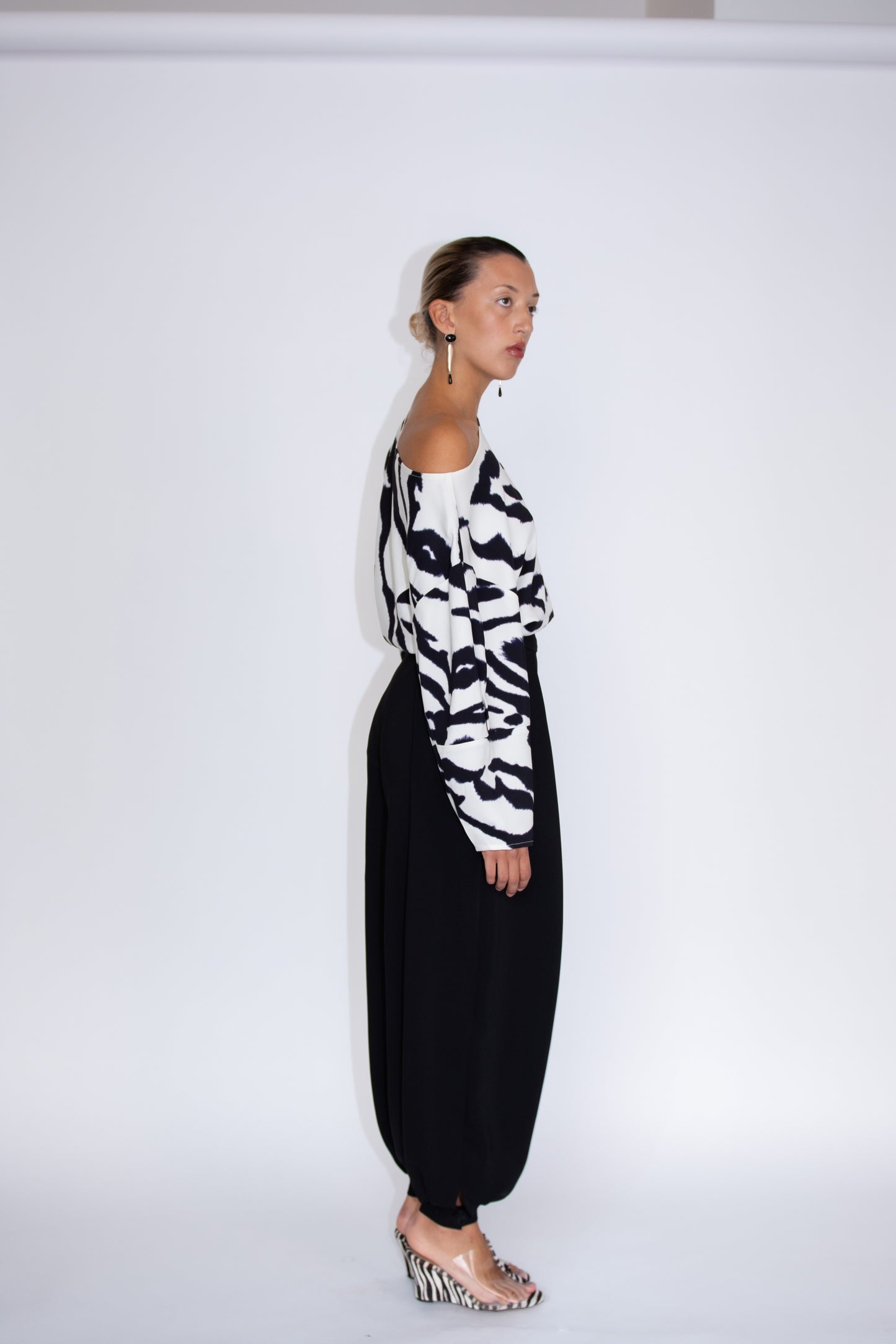 MR. LARKIN, Athena Balloon Pants, Black