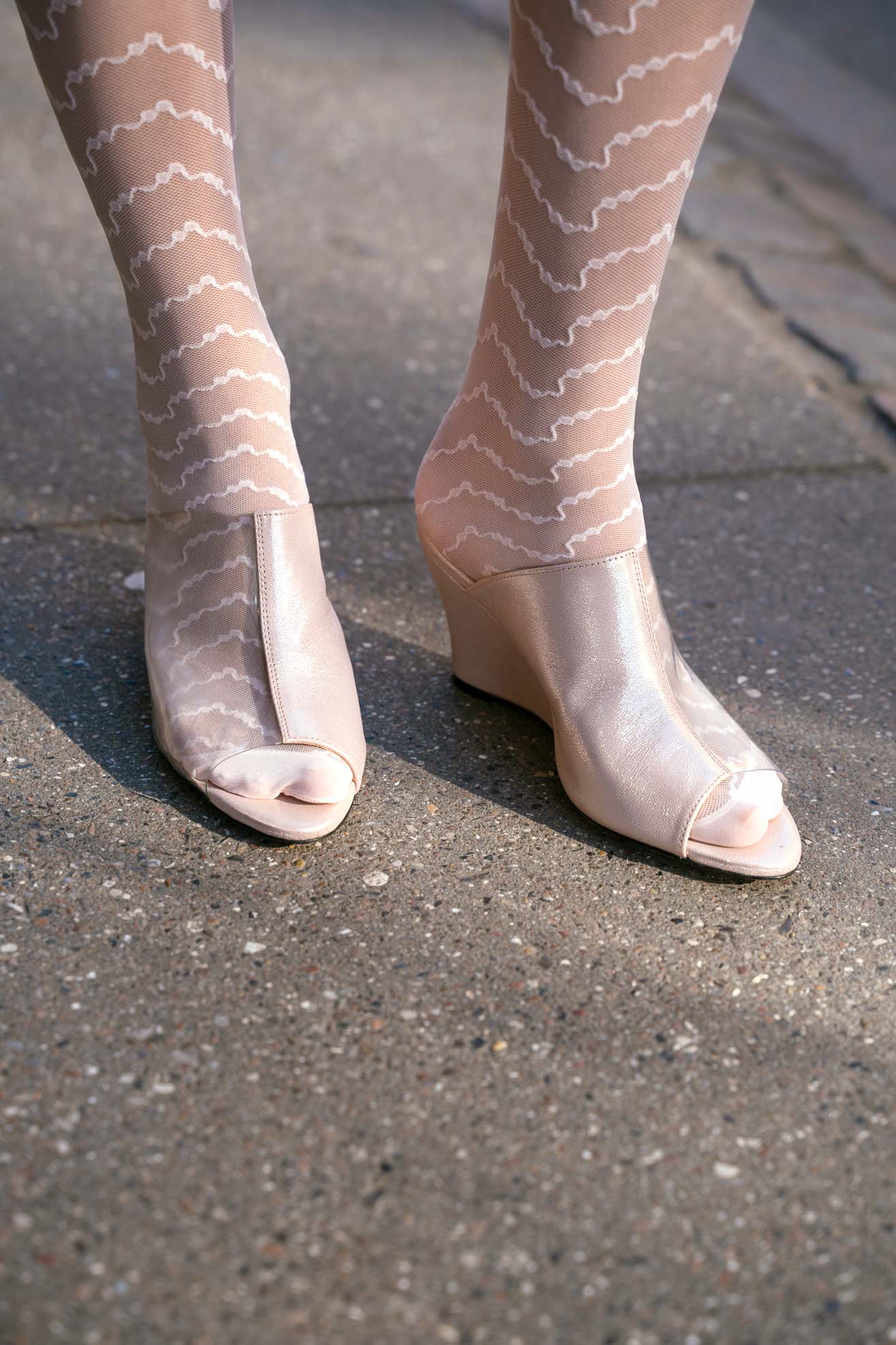 MR. LARKIN, Elliott Wedge, Glitter