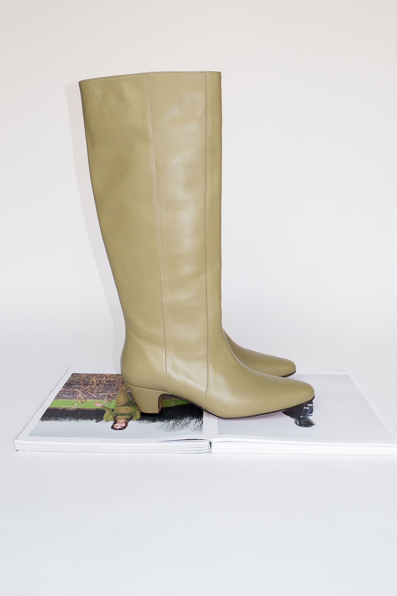 MR. LARKIN, Bane Boot, Olive