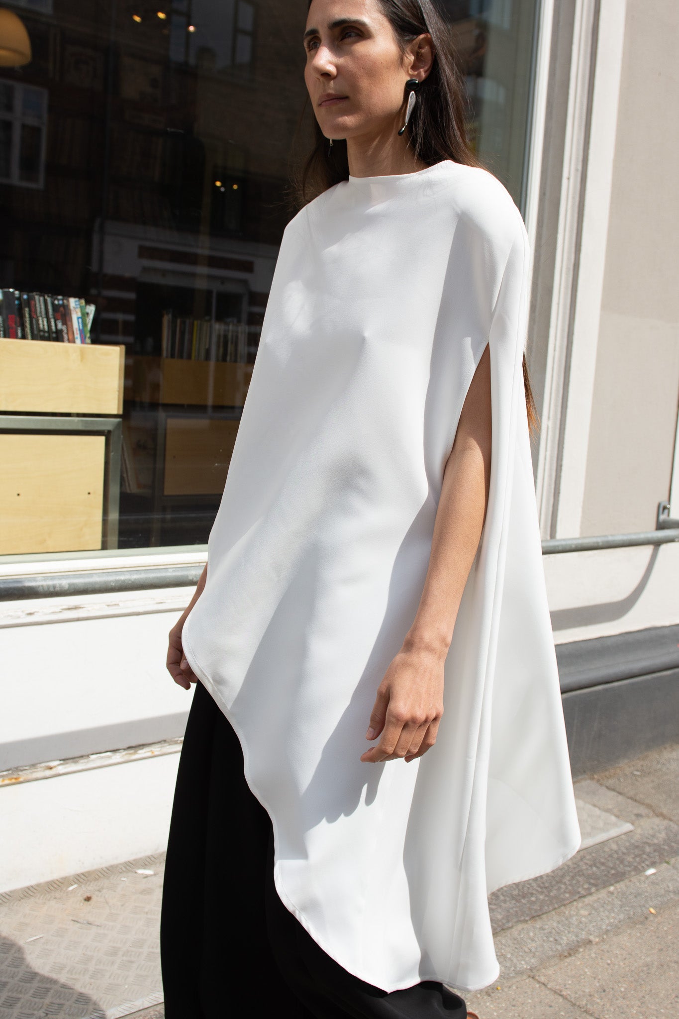 MR. LARKIN, Treasure Cape, White