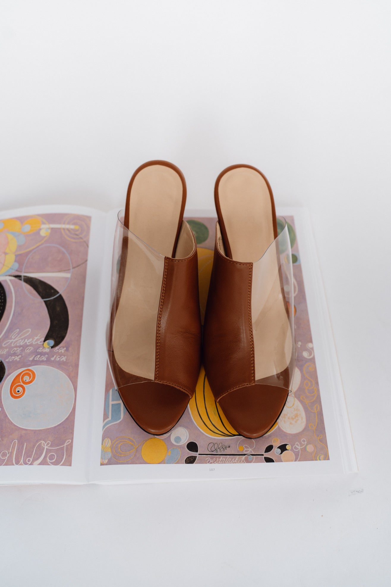 MR. LARKIN, Elliott Wedge, Nocciolo