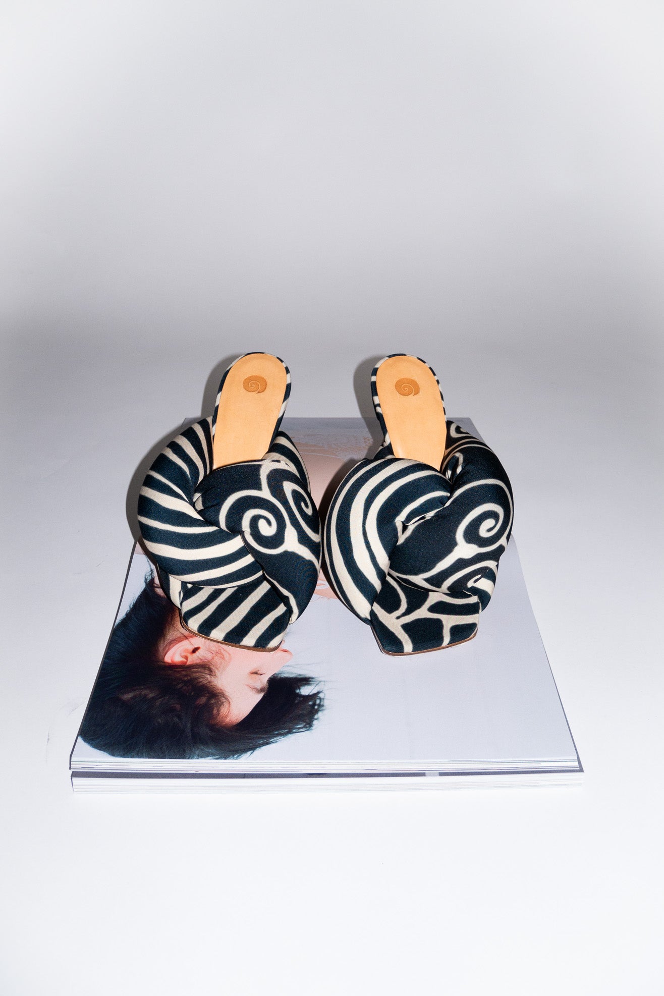 UGO PAULON, Momber Mule, Black/Cream Swirl