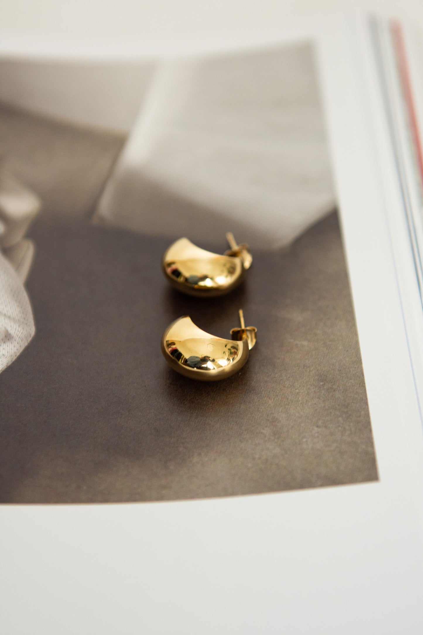 COMPLETEDWORKS, Curve Earrings, Gold Plated