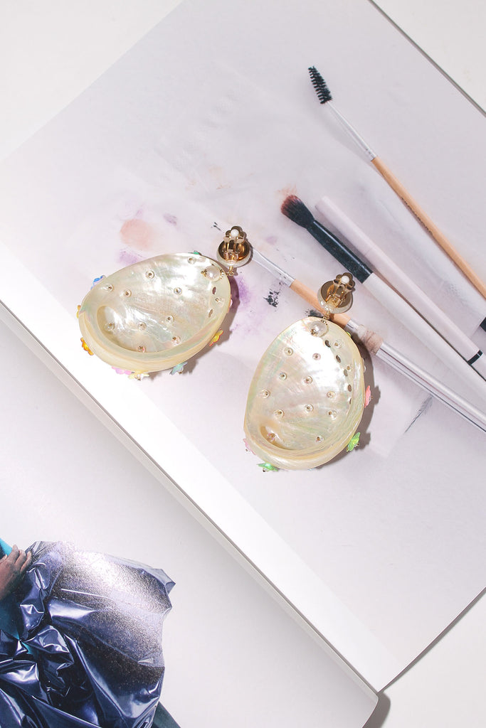 ISSHI, Grand Dahlia Earrings, Shell