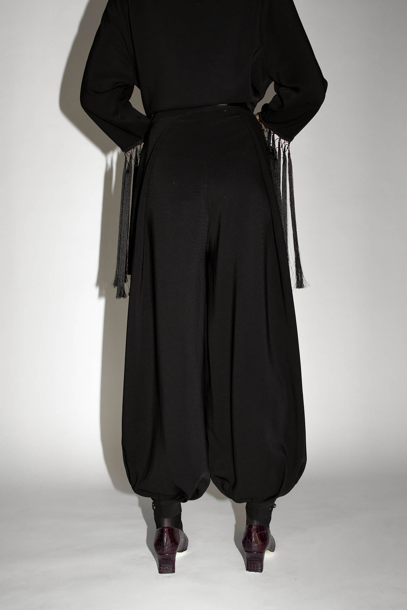 MR. LARKIN, Athena Balloon Pants, Black