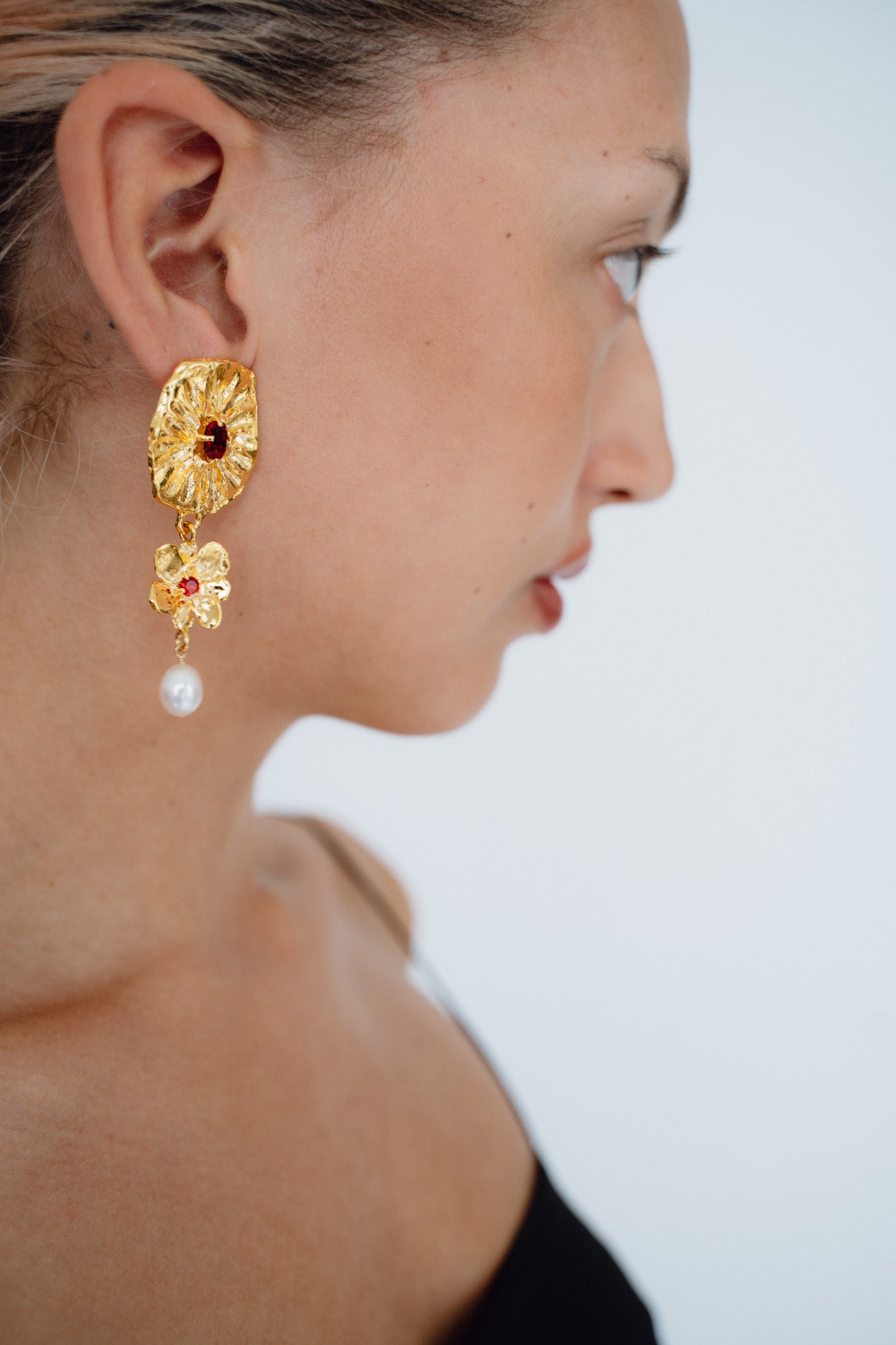 MONDO MONDO, Venus Drop Earrings