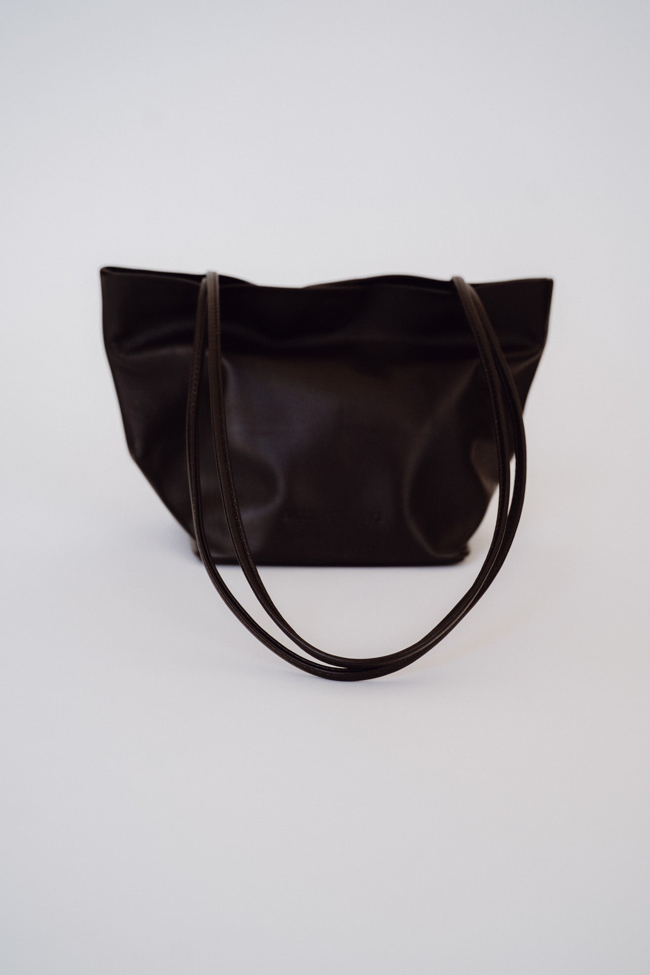 MODERN WEAVING, Relaxed Basket, Dark Brown