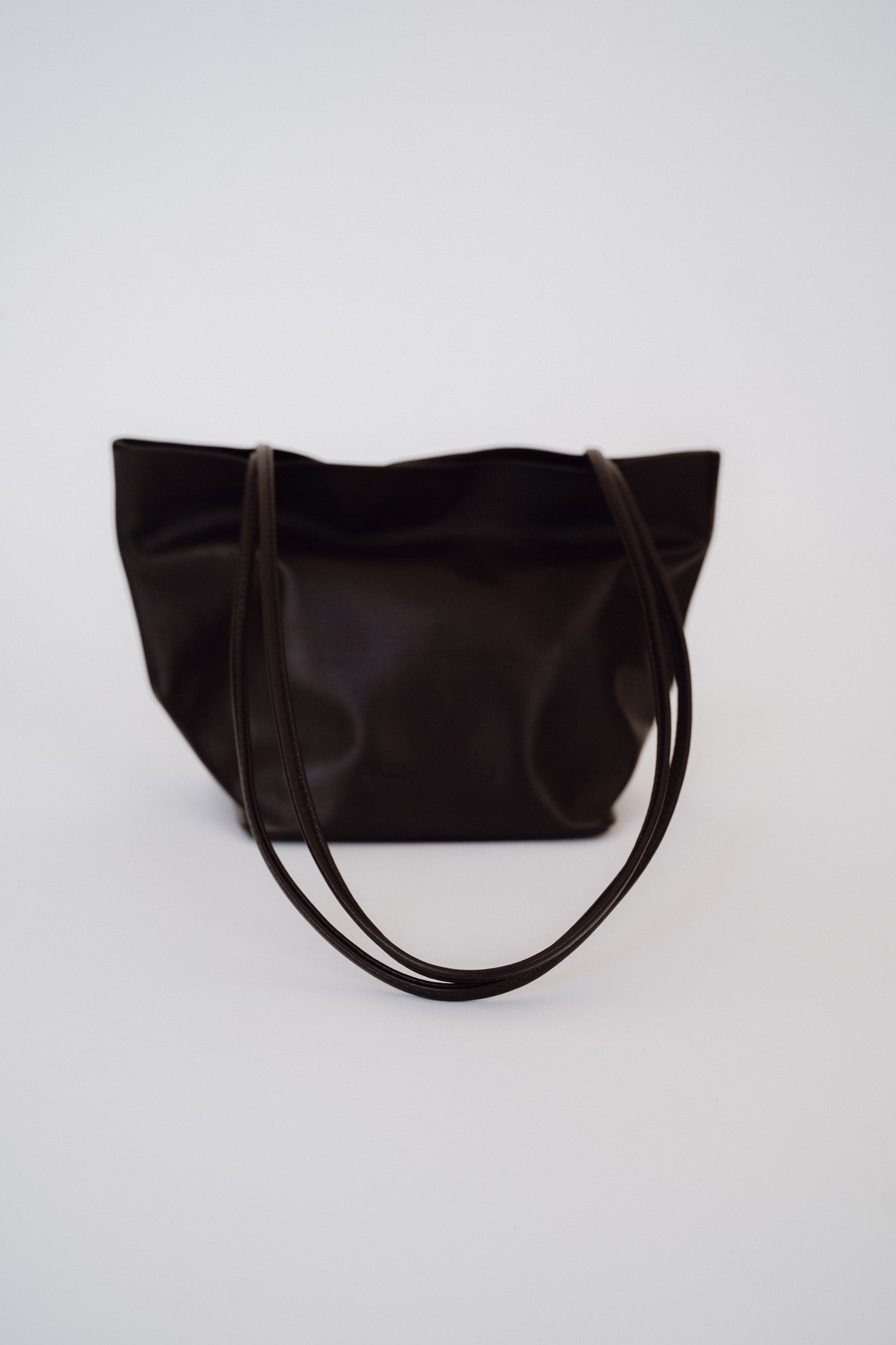 MODERN WEAVING, Relaxed Basket, Dark Brown