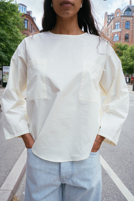 MODERN WEAVING, Pocket Popover Top, Papyrus Parchment Poplin