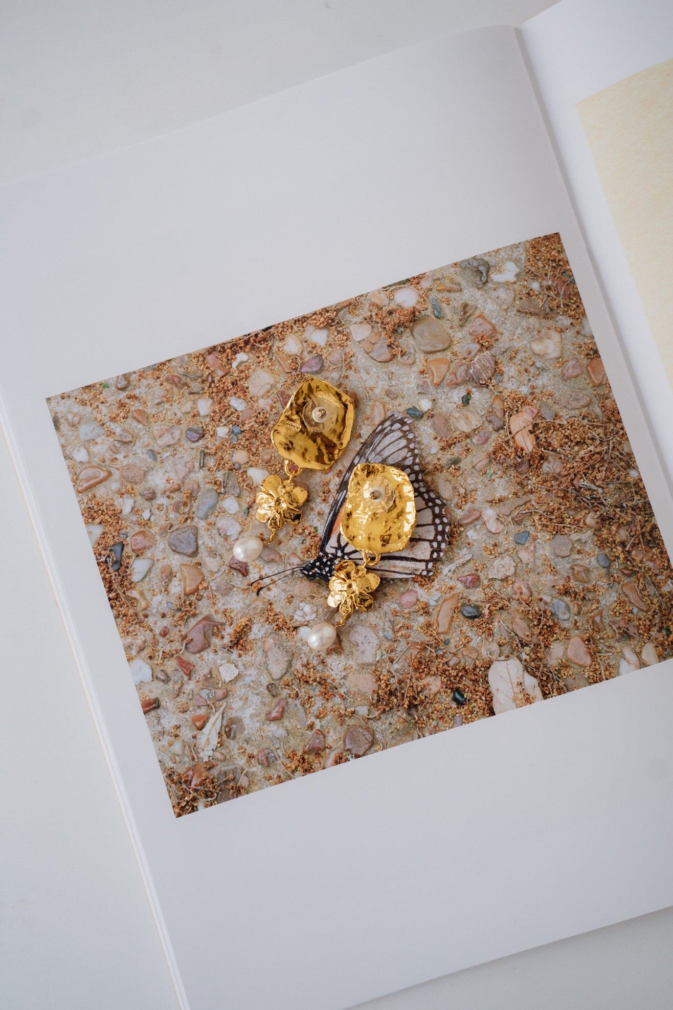 MONDO MONDO, Venus Drop Earrings