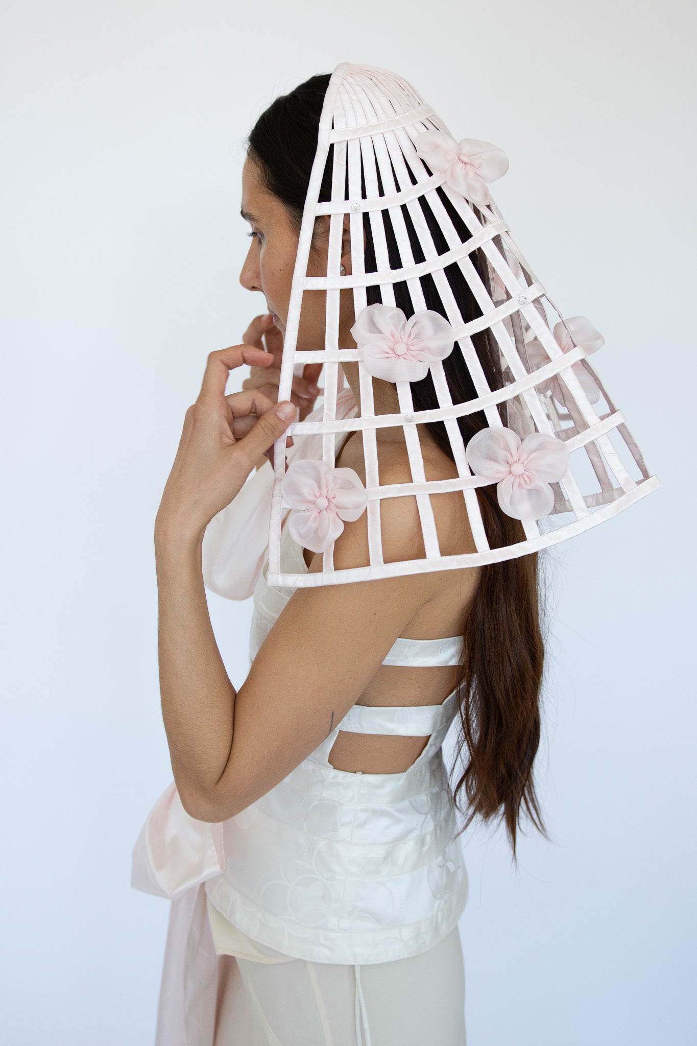 SUPER YAYA, Veil Solemar, Imogen Pink – Mr. Larkin