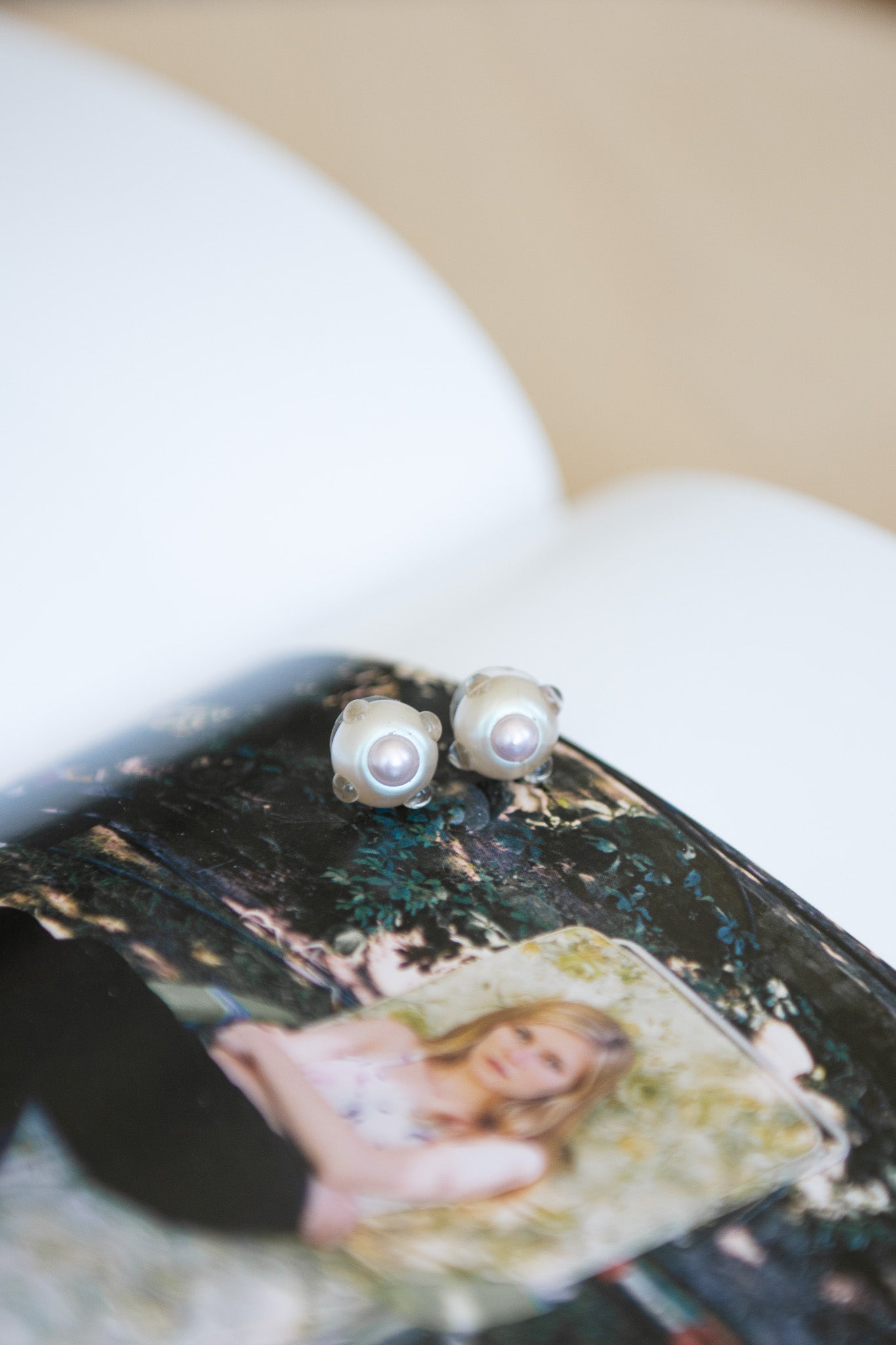 ISSHI, Atom Earrings, Pearl
