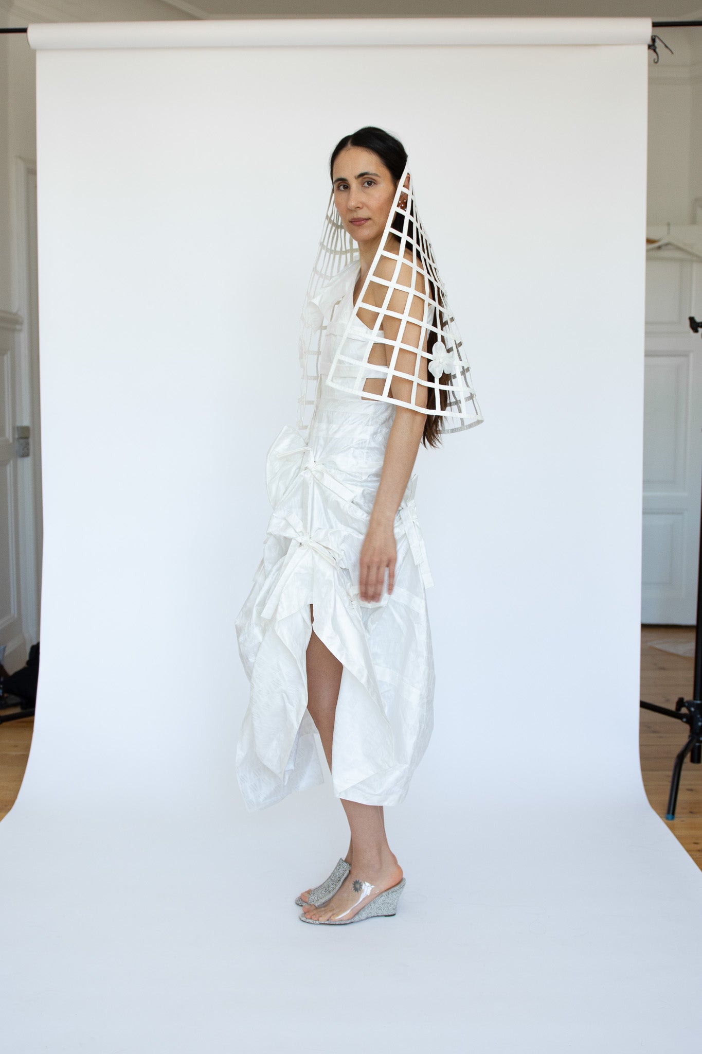 SUPER YAYA, Veil Solemar, Off White