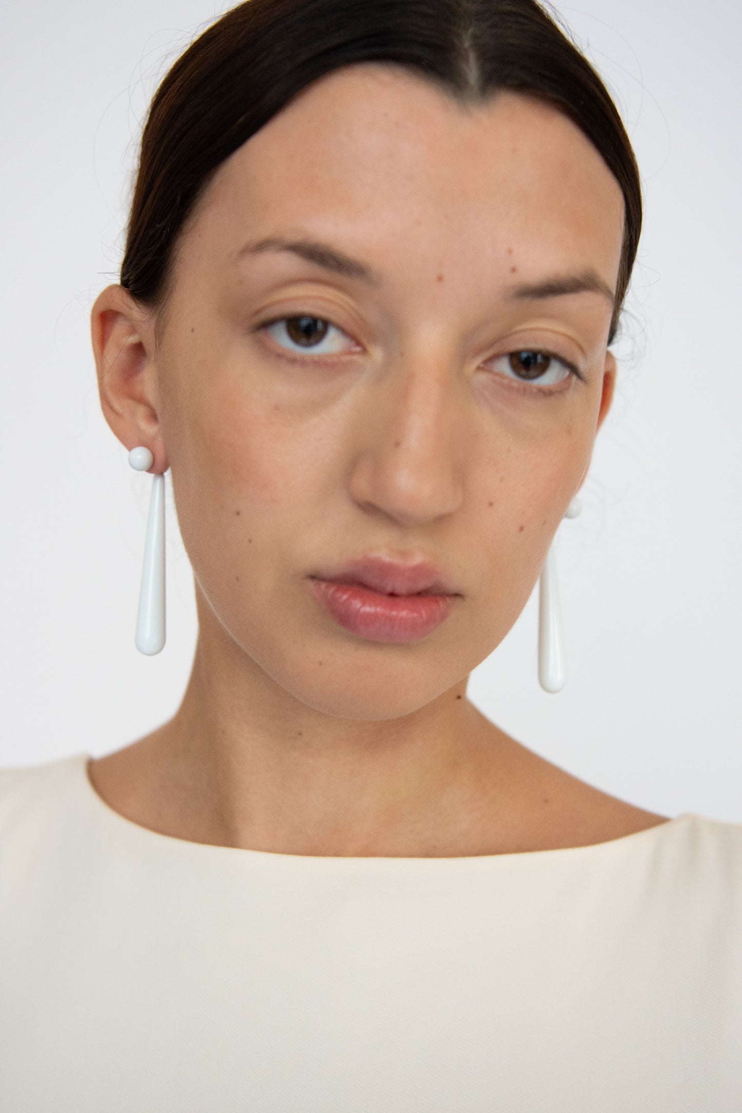 MOSQUITO, Orilla Earrings, White