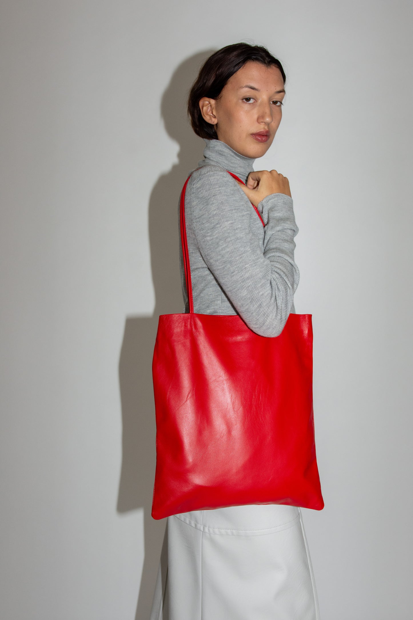 MODERN WEAVING, Slim Lamb Sak, Crimson