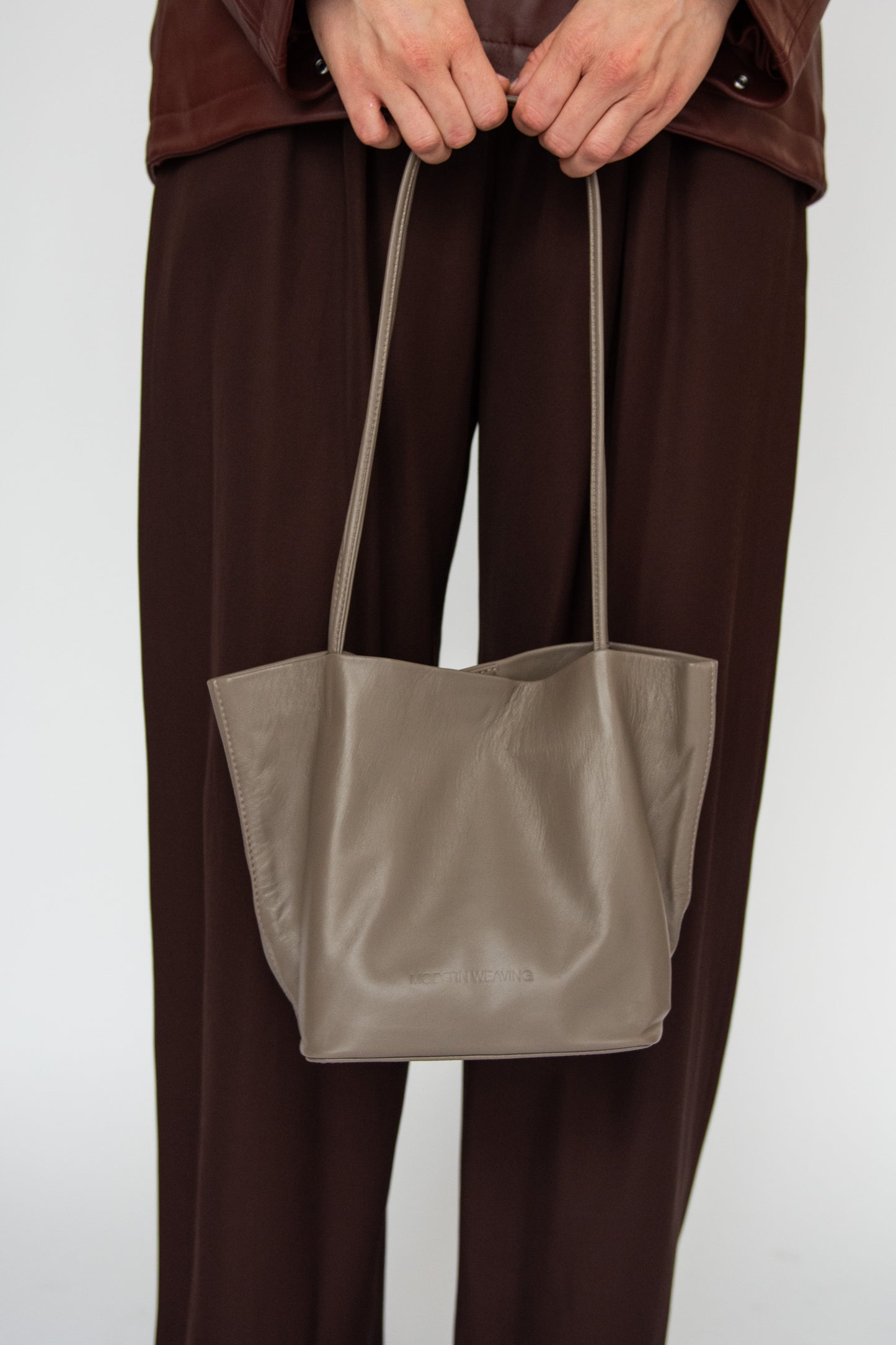 MODERN WEAVING, Relaxed Basket, Earth