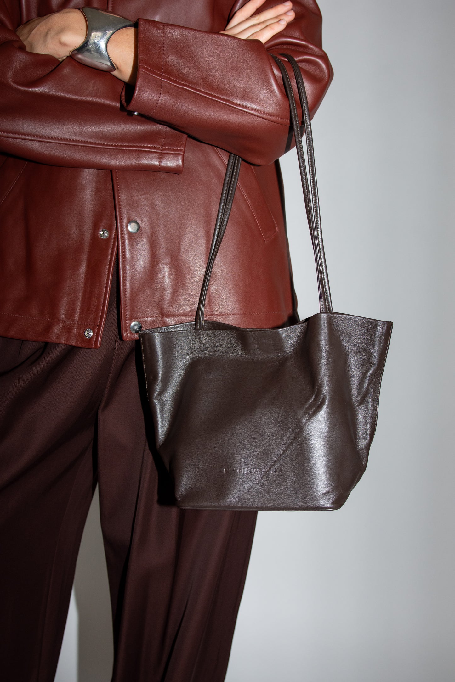 MODERN WEAVING, Relaxed Basket, Dark Brown