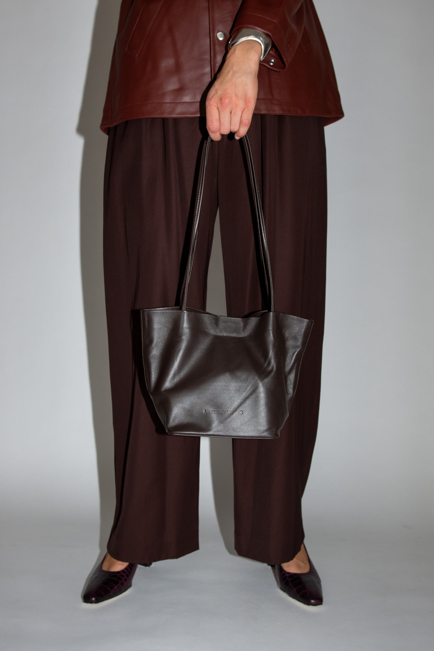 MODERN WEAVING, Relaxed Basket, Dark Brown