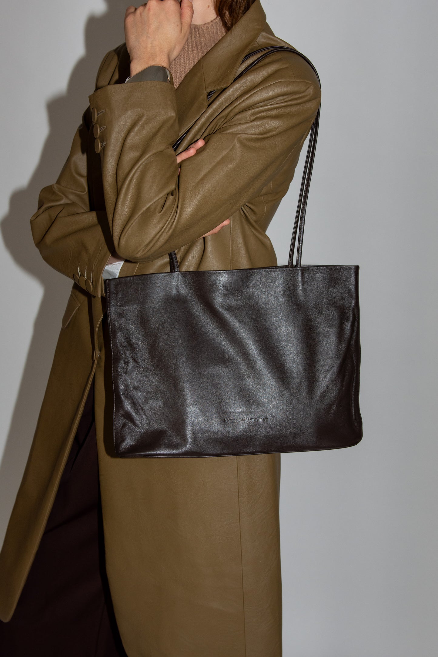 MODERN WEAVING, Narrow Oval Relaxed Tote, Braun