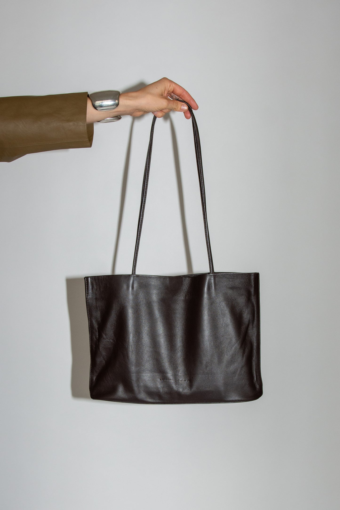 MODERN WEAVING, Narrow Oval Relaxed Tote, Braun