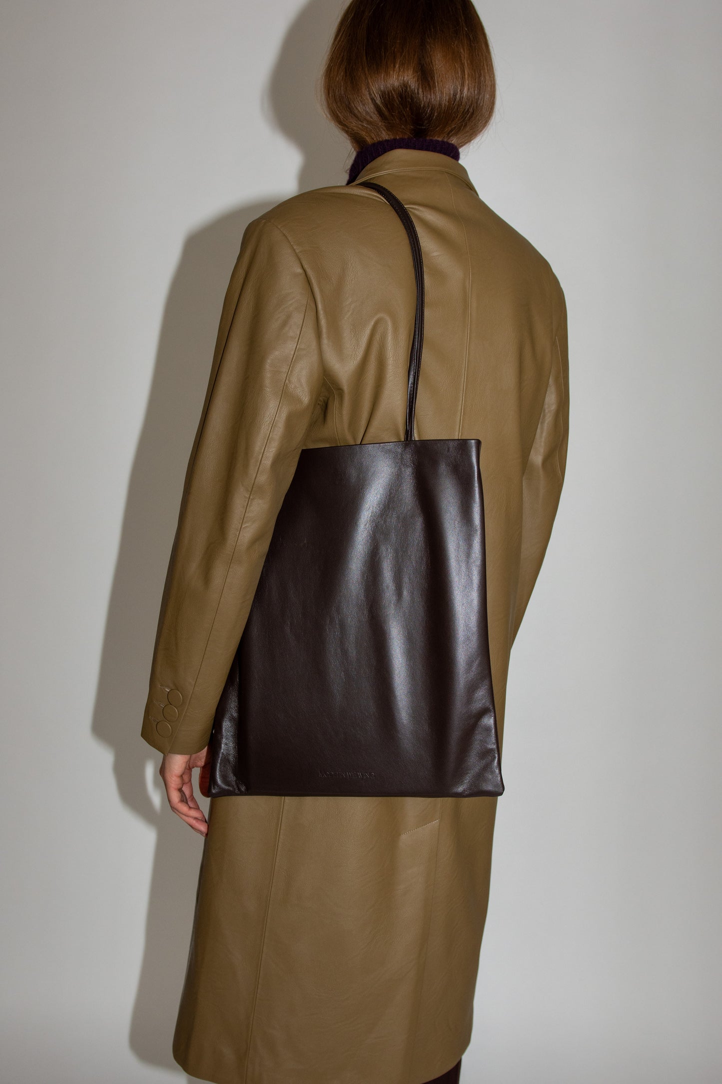 MODERN WEAVING, Slim Lamb Sak, Braun