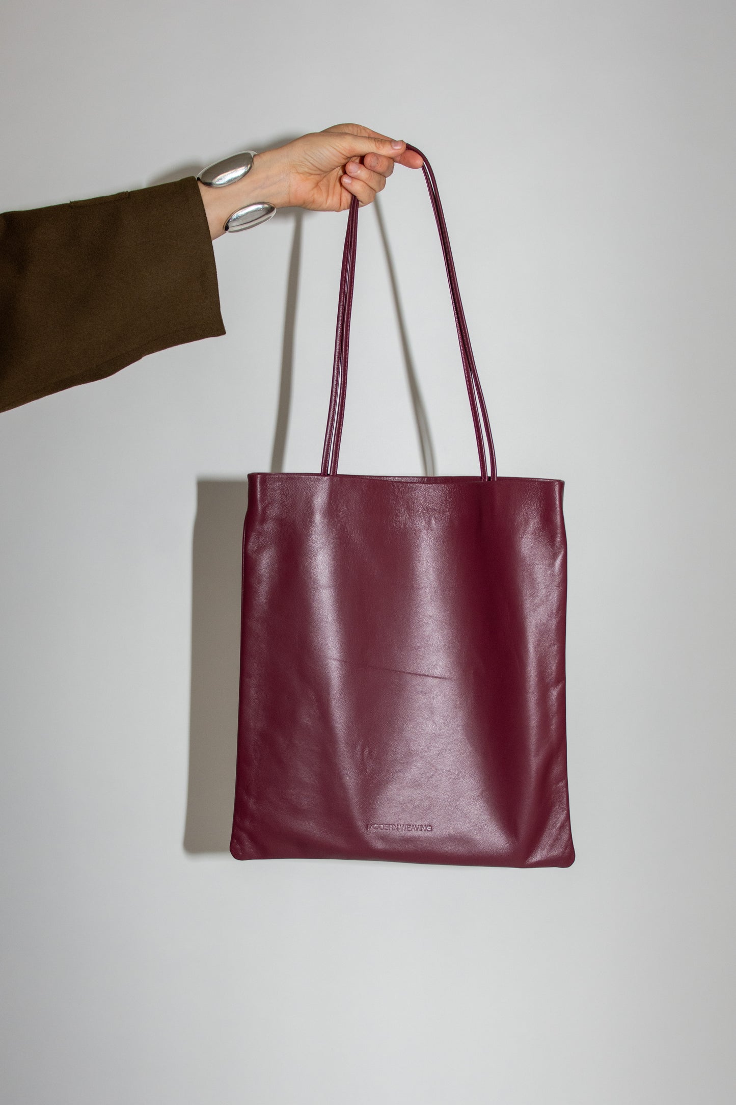 MODERN WEAVING, Slim Lamb Sak, Burgundy