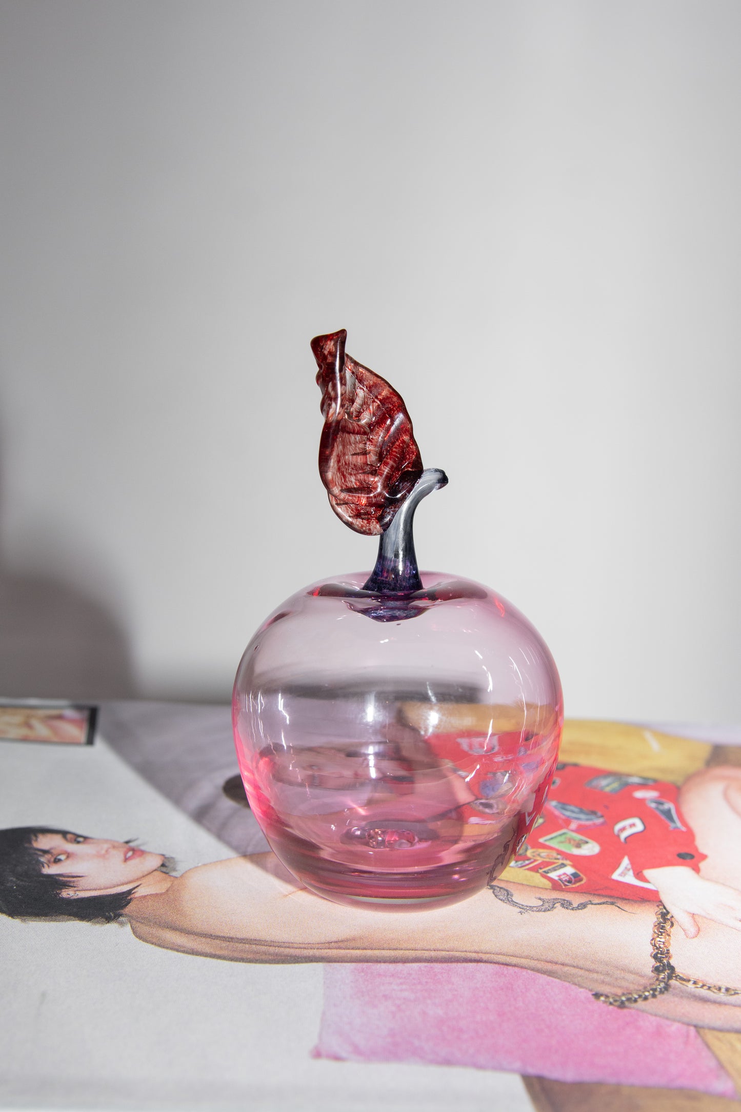 AKUA OBJECT, Marianne Apple Paperweight, Rose/Ruby