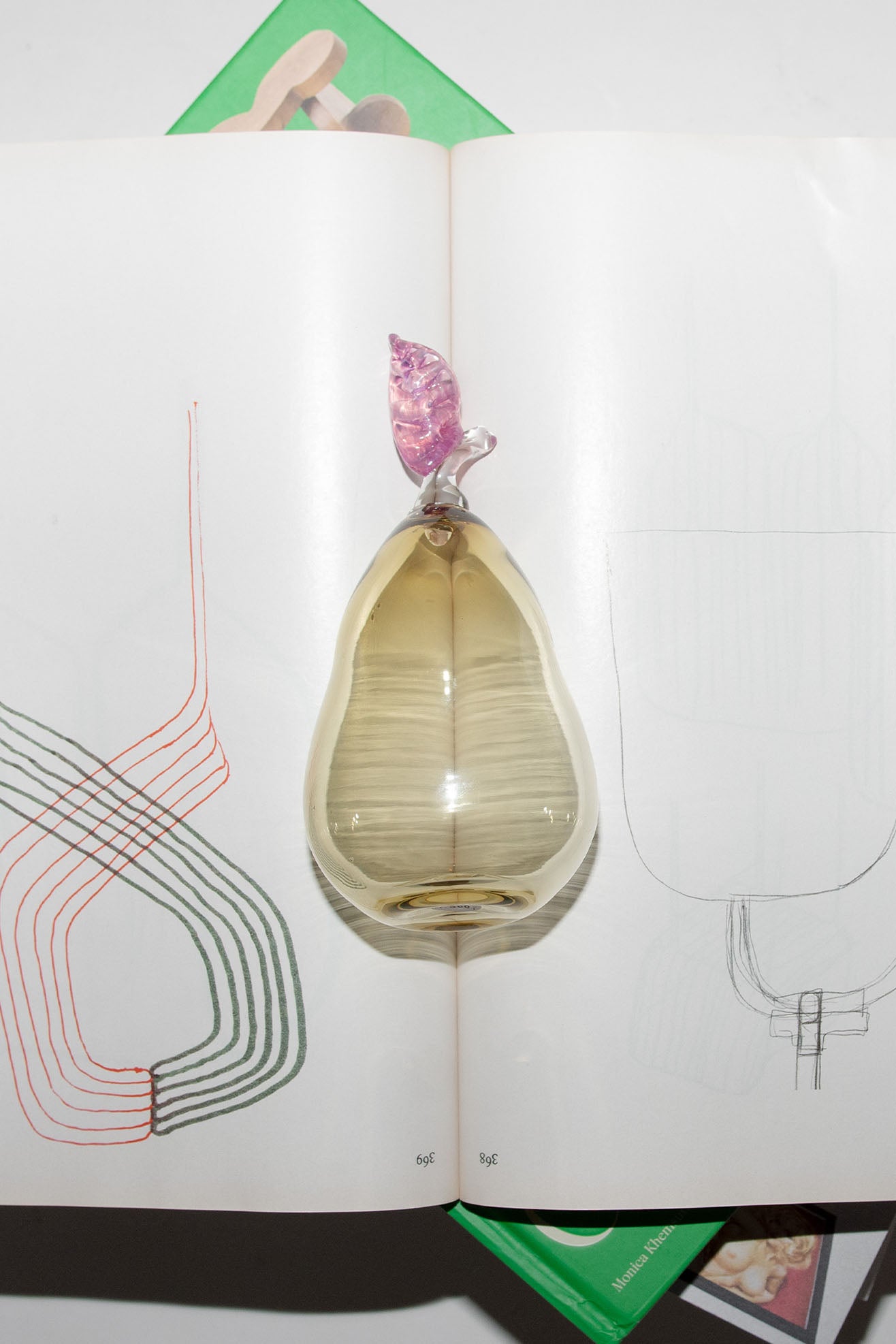 AKUA OBJECT, Marianne Pear Paperweight, Panna Cotta