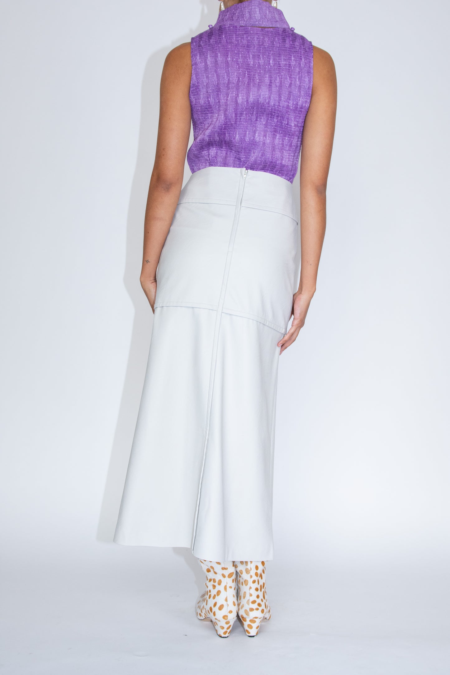 MR. LARKIN, Anja Skirt, Shark