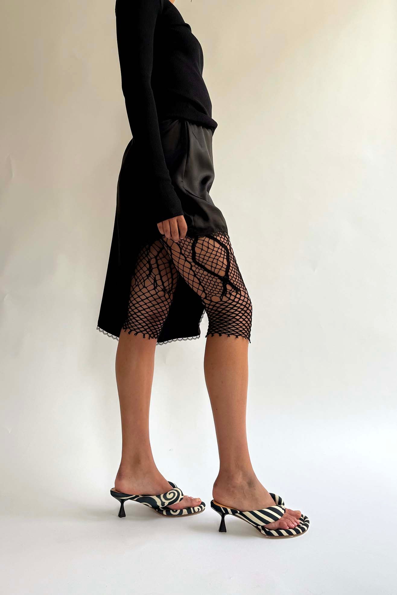 EUCHRONIA, Lace Shorts Pants, Black