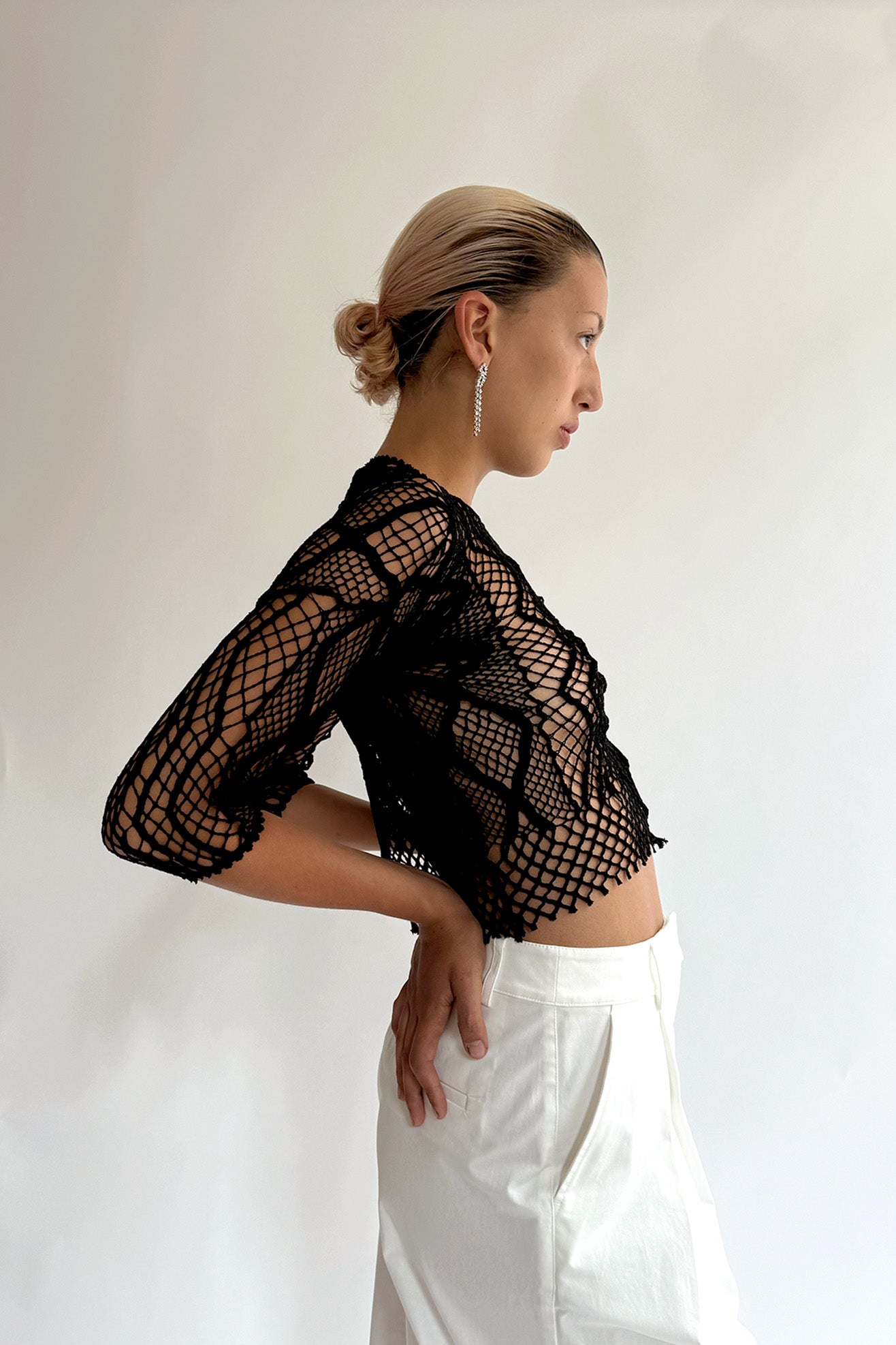 EUCHRONIA, Shortsleeved Lace Tee, Black