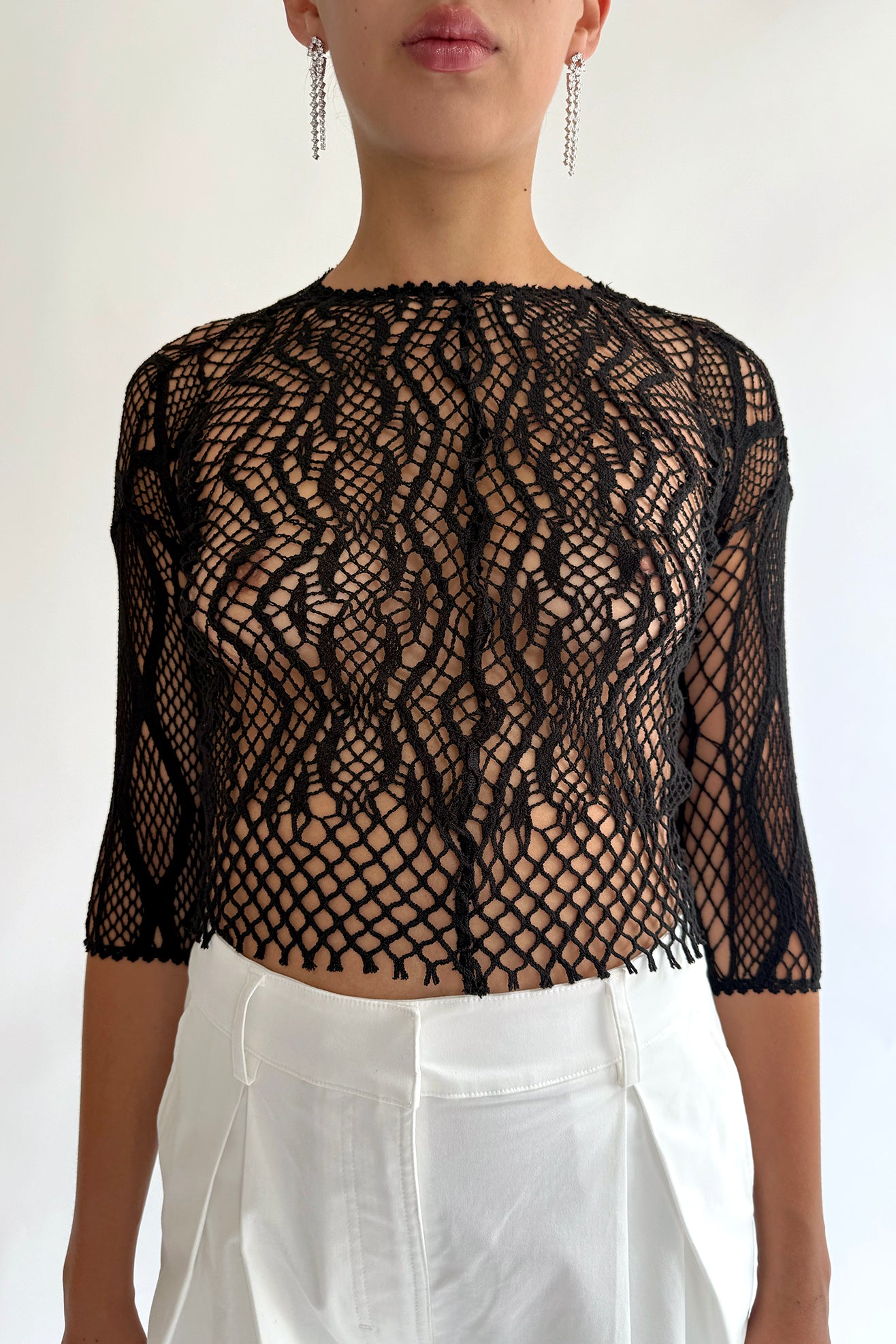 EUCHRONIA, Shortsleeved Lace Tee, Black