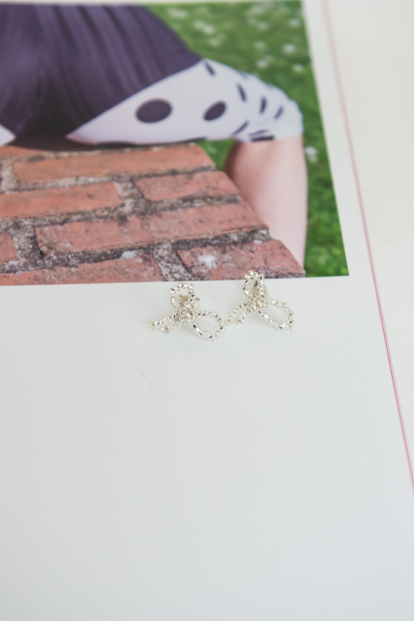 PURA UTZ, Mini Bow Ear Stick, Silver