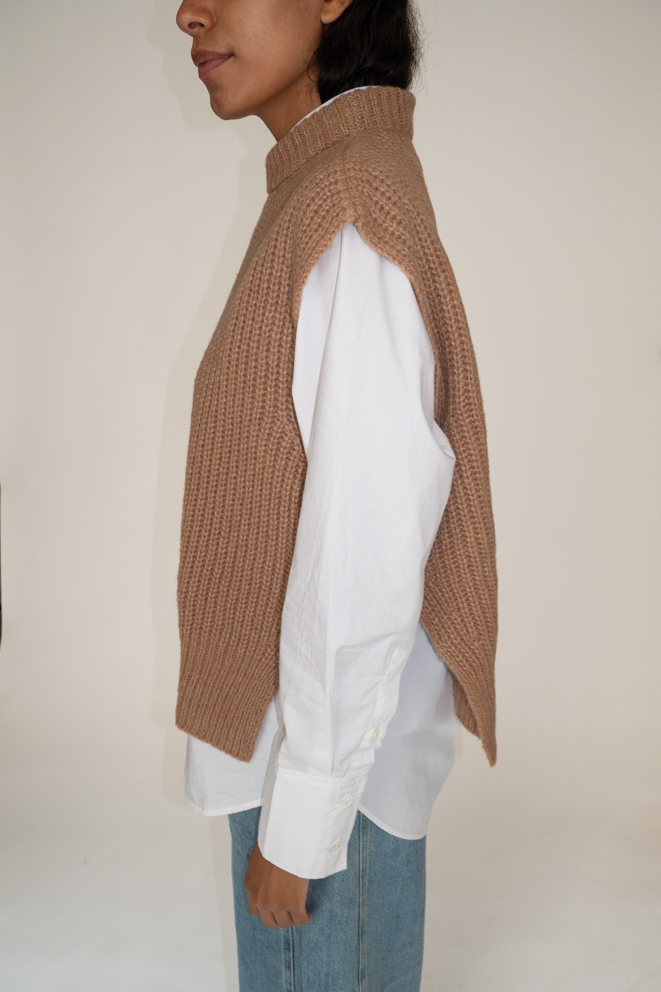 MR. LARKIN, Frida Vest, Camel- PHOTOSHOOT SAMPLE