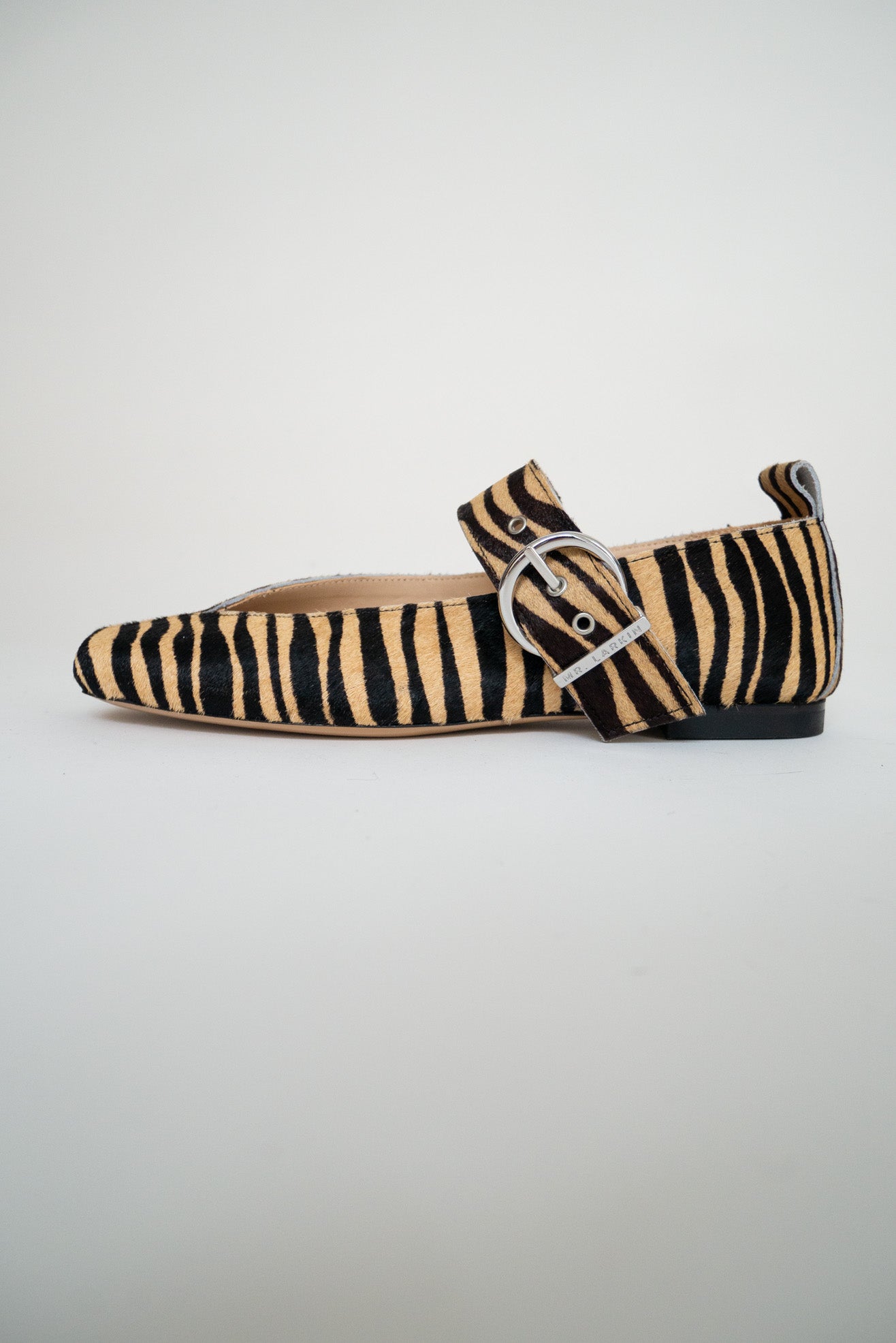 MR. LARKIN, George Flat, Ponyhair Tiger