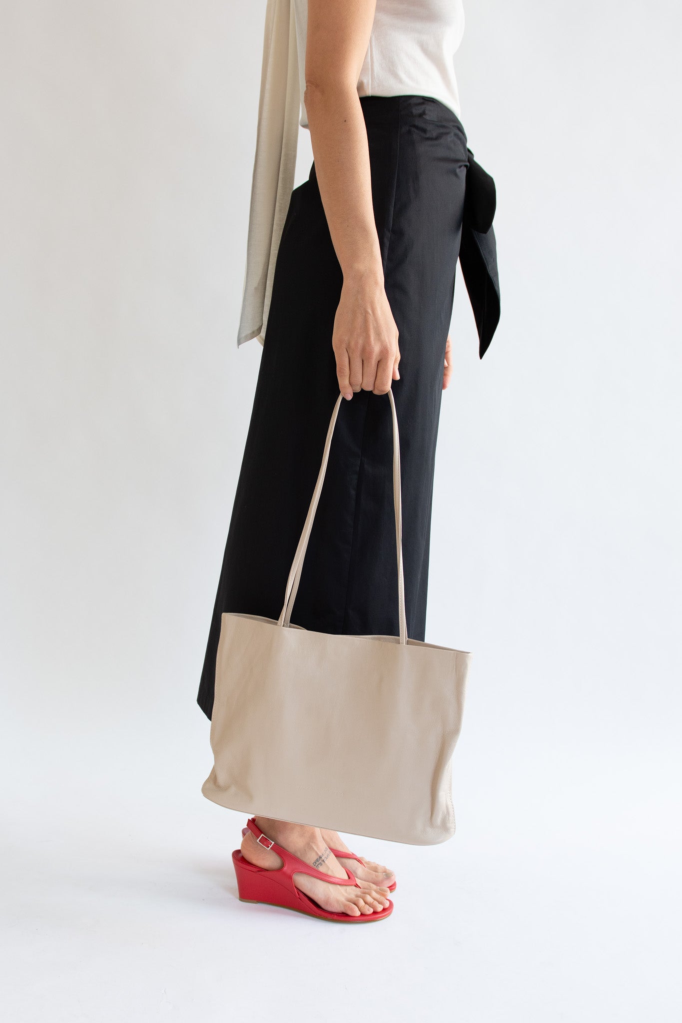 MODERN WEAVING, Narrow Oval Relaxed Tote, Natural
