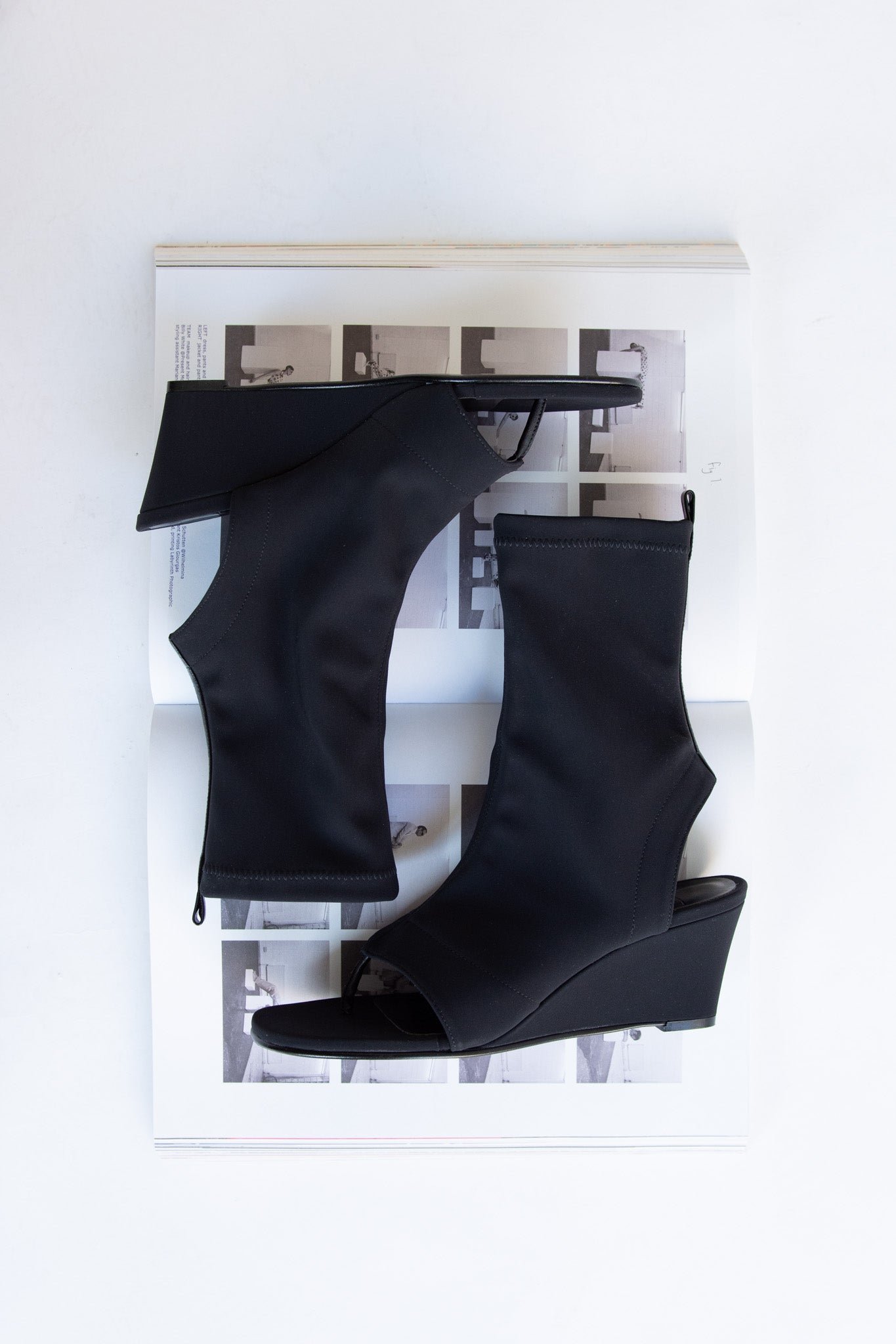 Nomia, Manu Thong Boot, Black