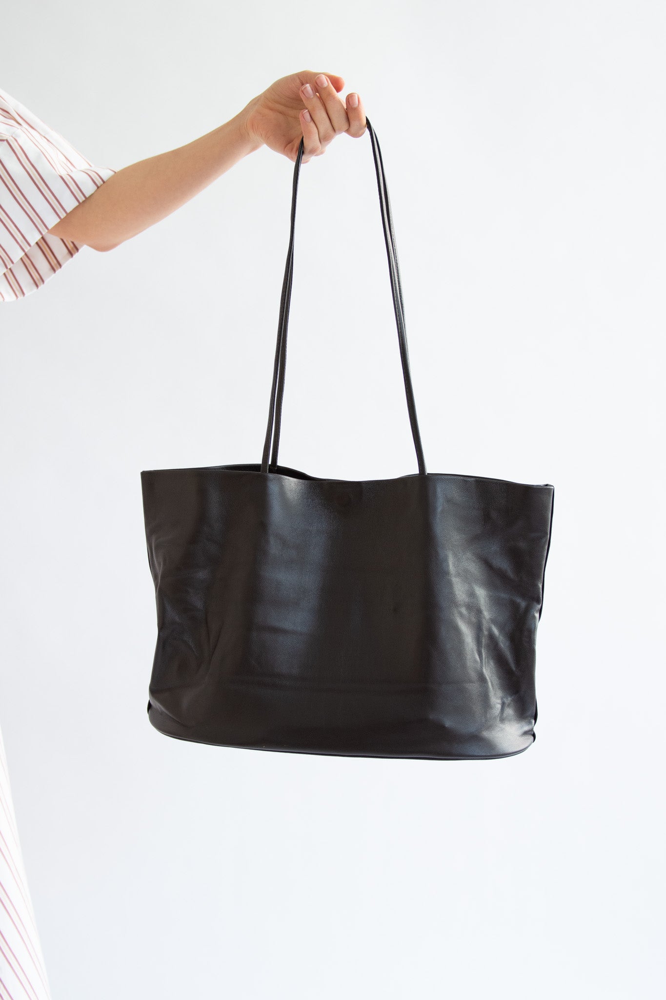 MODERN WEAVING, Large Relaxed Oval Tote, Braun