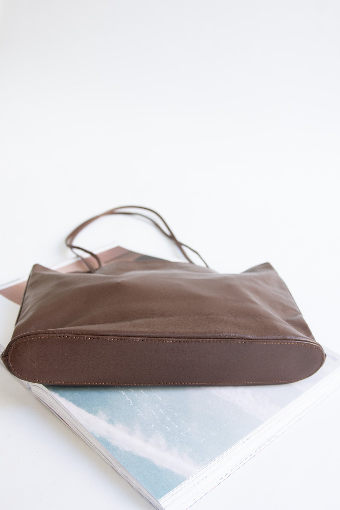 MODERN WEAVING, Narrow Oval Relaxed Tote, Cognac