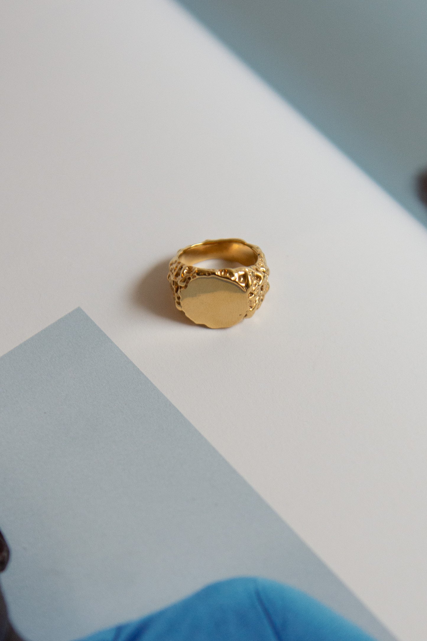 FARIS, Roca Signet Ring, Gold