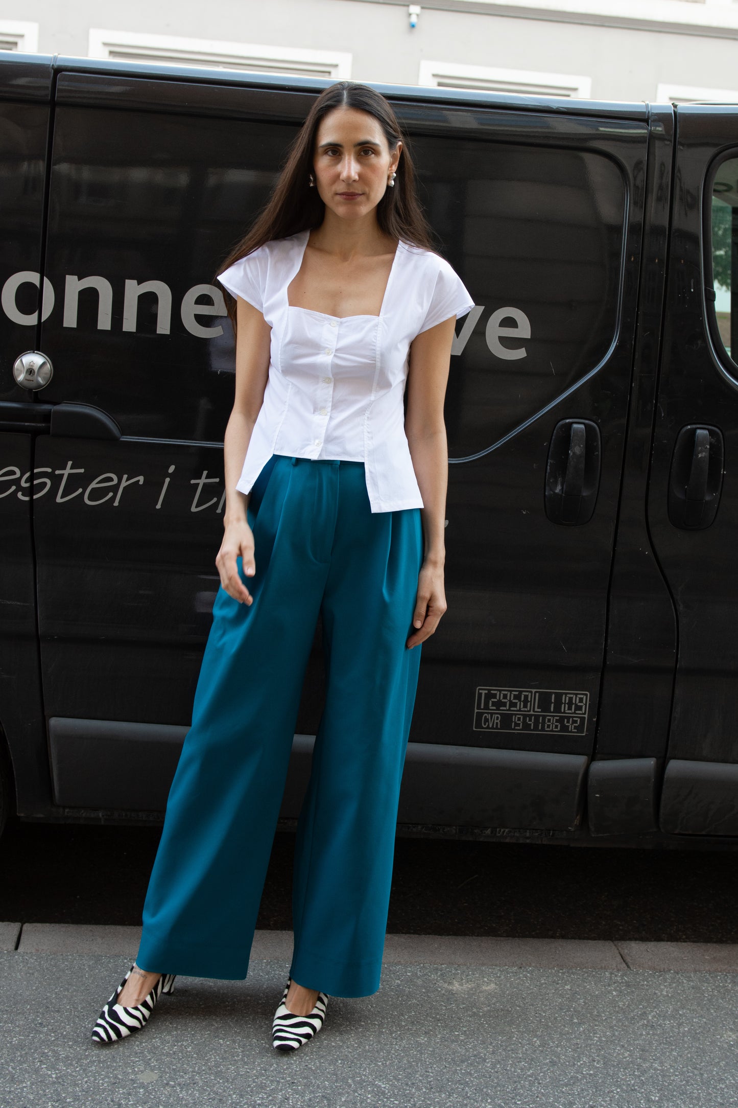 MR. LARKIN, Sonya Top, Paper