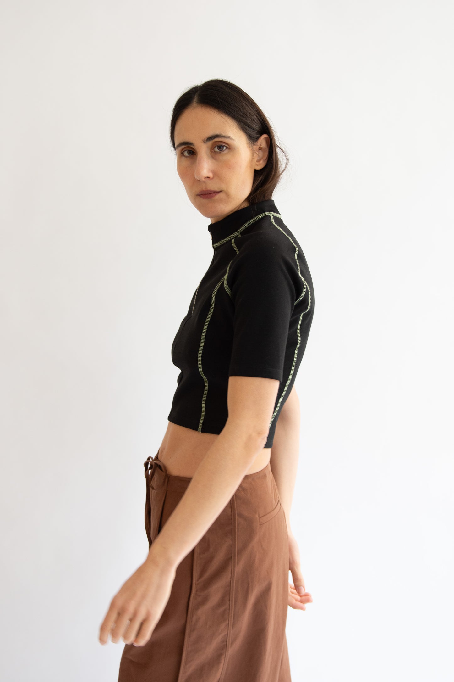 NOMIA, Cropped S/S Scuba Top, Black/Pistachio