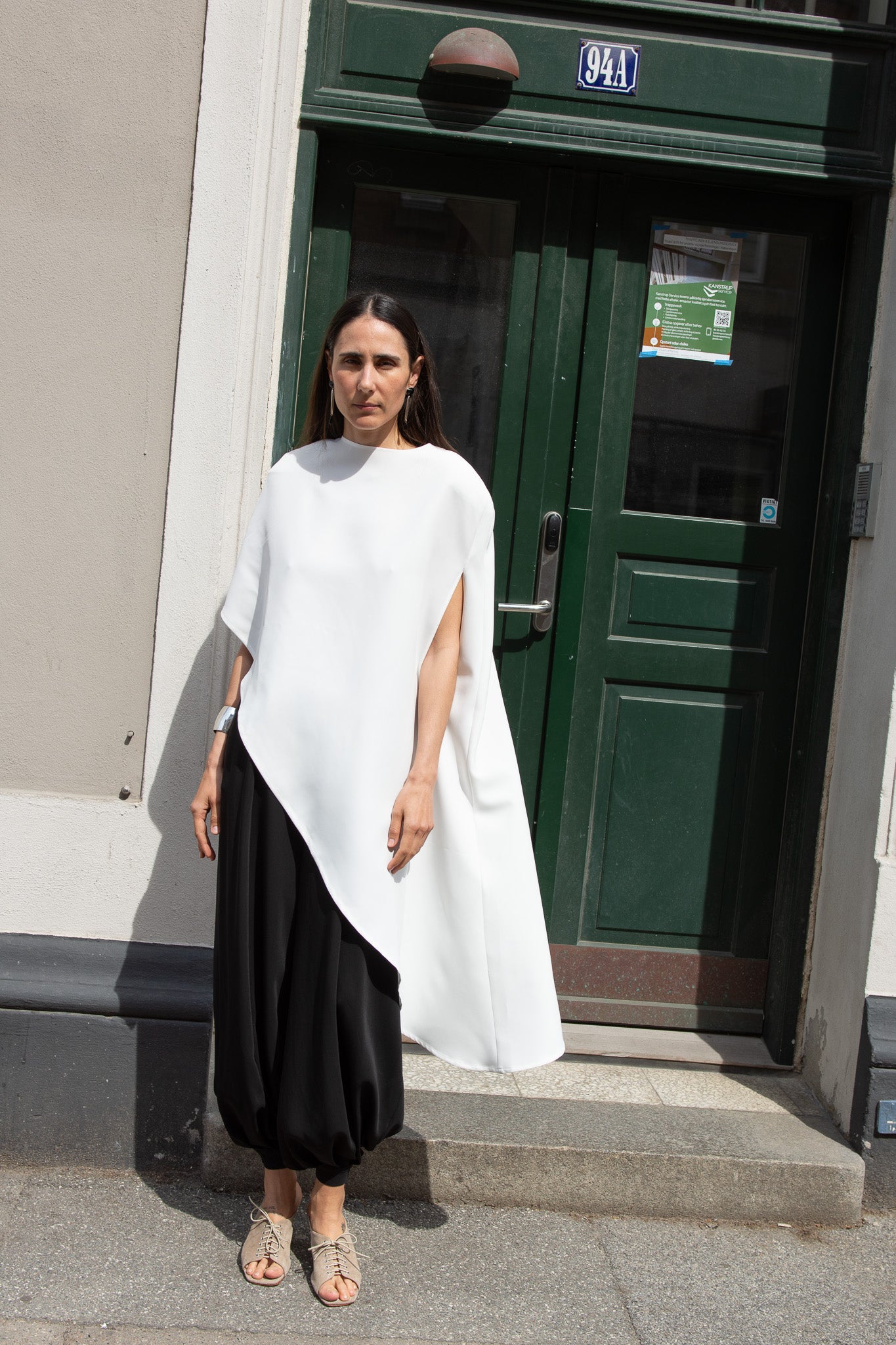 MR. LARKIN, Treasure Cape, White