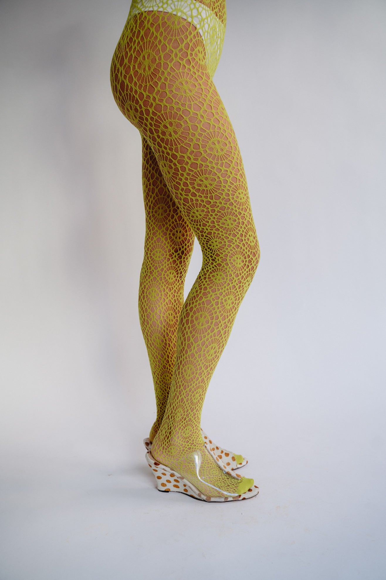 SWEDISH STOCKINGS, Lykke Net Tights, Apple Green