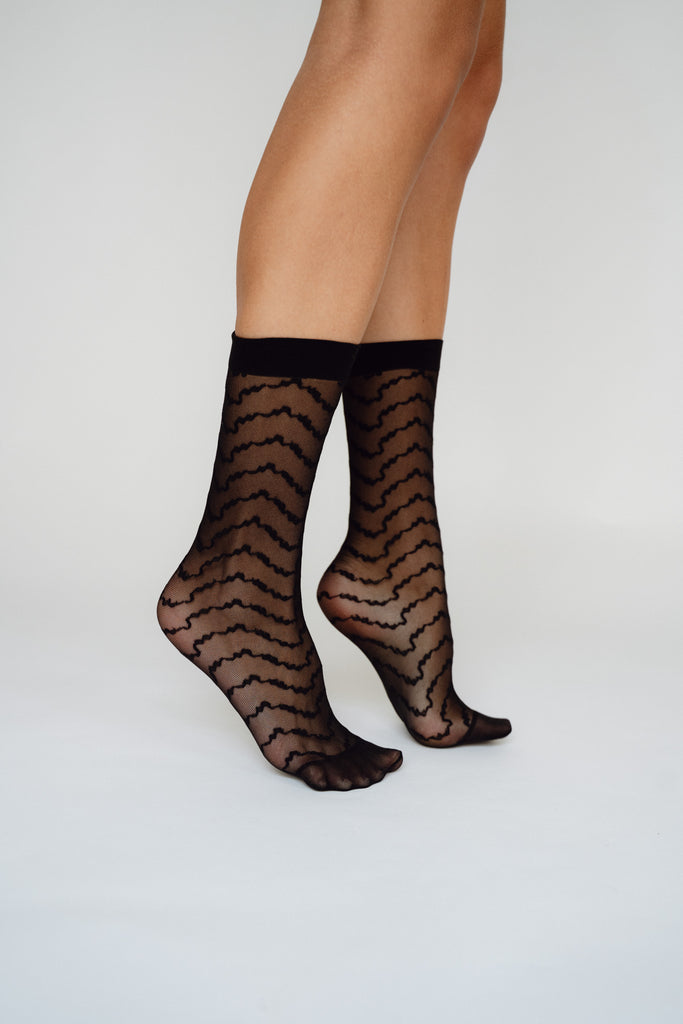 SWEDISH STOCKINGS, Mila Ruffle Socks, Black